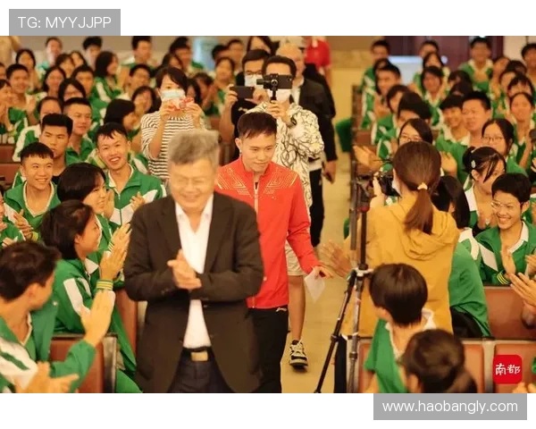 谢思埸:从青涩跳水少年到世界冠军的成长之路与辉煌瞬间 谢思埸:从青涩跳水少年到世界冠军的成长之路与辉煌瞬间