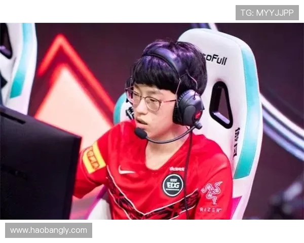 FPX在冠军杯积分榜中以54分稳居第一争夺冠军之路愈发明朗