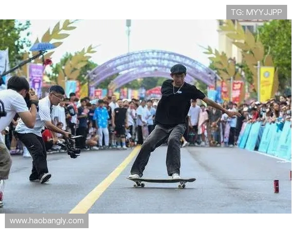 重庆滑板队与西安滑板队赛后复盘探讨比赛经验与战术调整