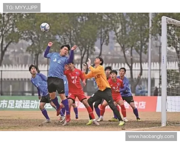 保定容大迎战泰球队全力争胜展现足球魅力与激情对决 保定容大迎战泰球队全力争胜展现足球魅力与激情对决